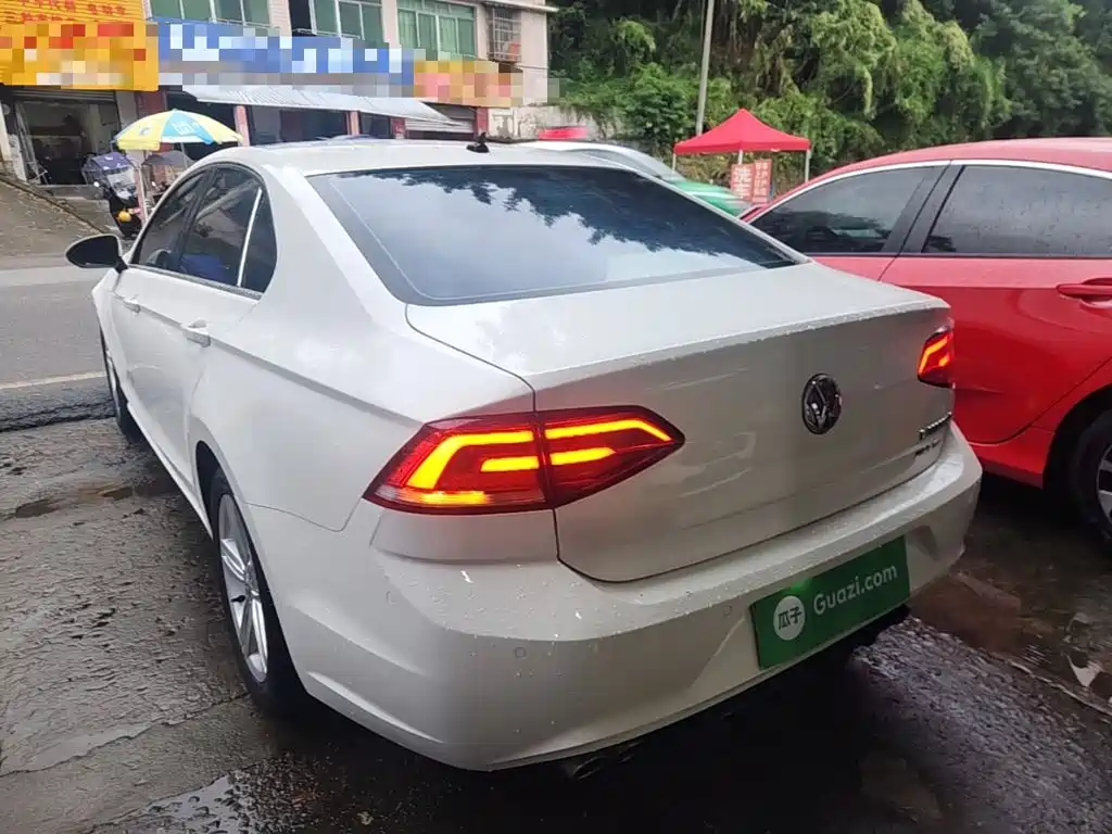 Photo 5 - Volkswagen Lamando
