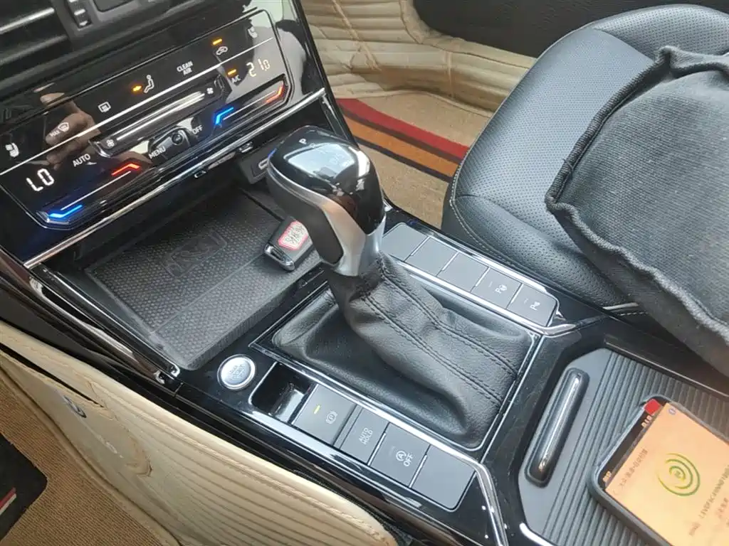 Volkswagen Passat 2022 330TSI Starlight Luxury Edition фото 14