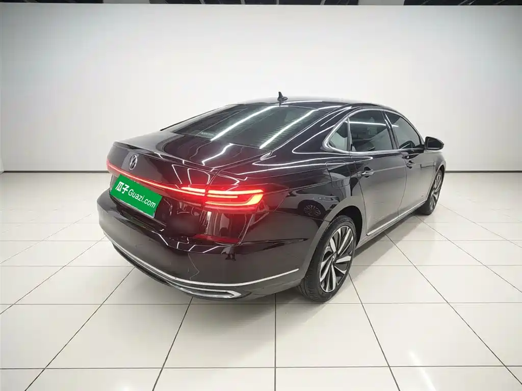 Volkswagen Passat 2022 330TSI Premium Edition фото 7