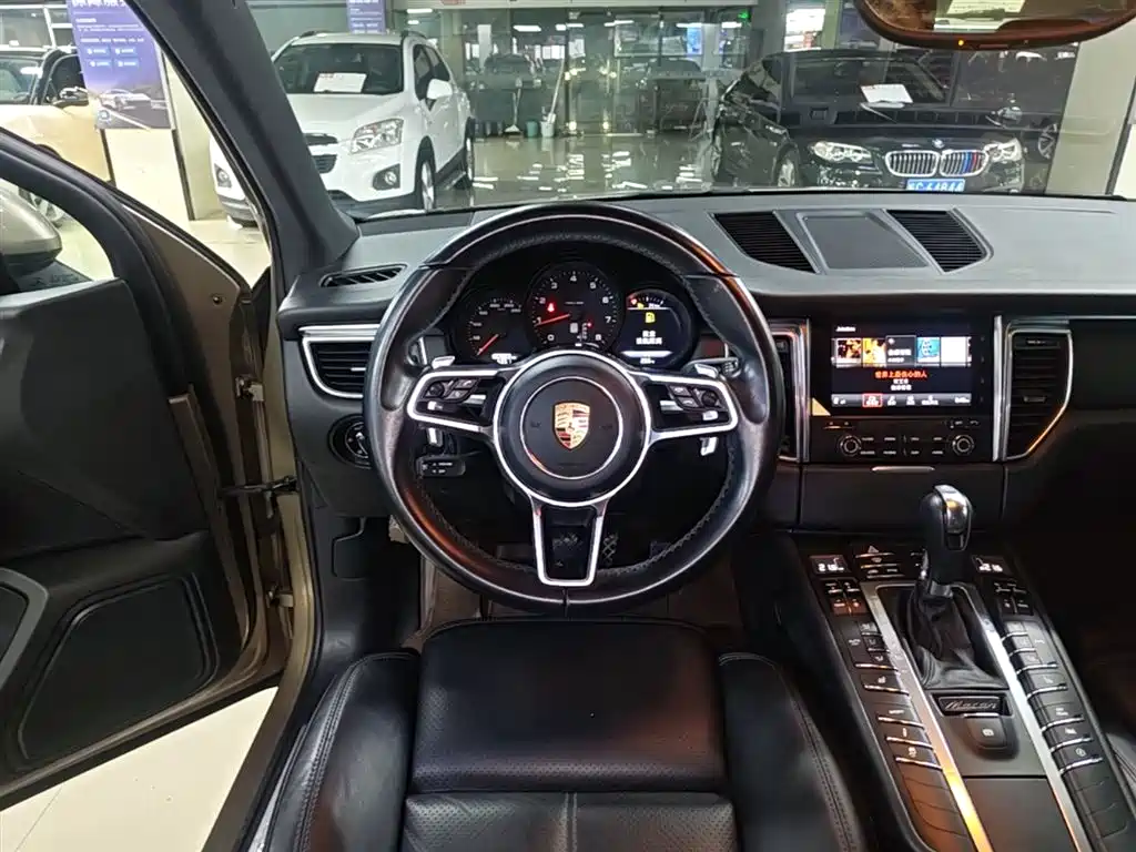 Porsche Macan 2017 Macan 2.0T фото 11