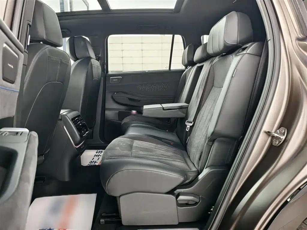 Volkswagen Teramont 2025 Teramont Pro 450TSI 4WD Summit Edition фото 19