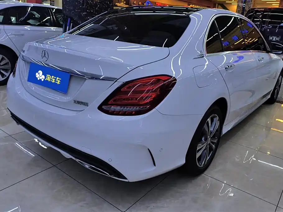 Mercedes-Benz C-Class 2017 Facelift C 200 L Sport Edition фото 3