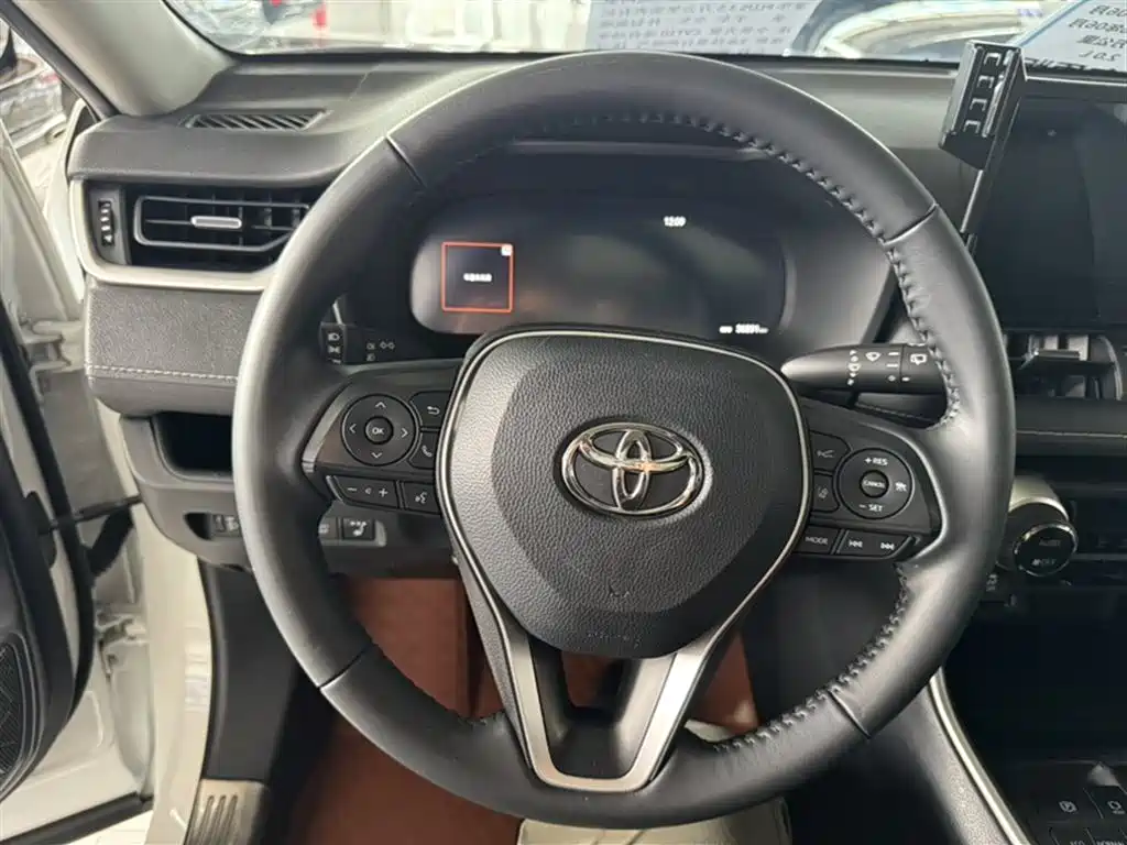 Toyota Wildlander 2023 2.0L CVT FWD Luxury PLUS фото 14
