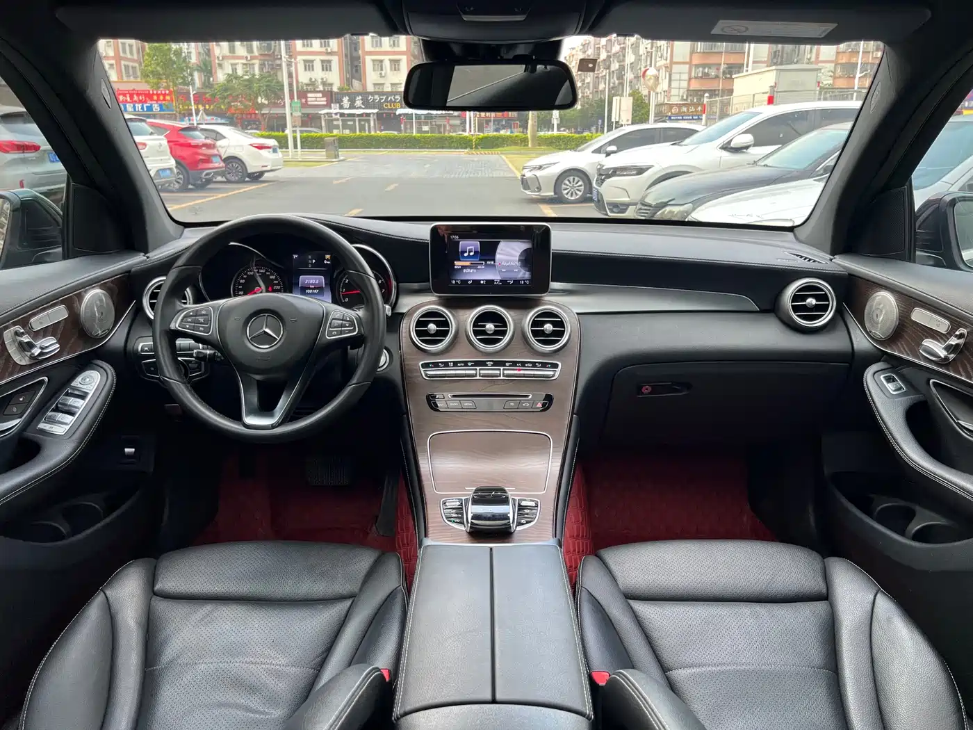 Mercedes-Benz GLC 2017 GLC 300 4MATIC Dynamic фото 24