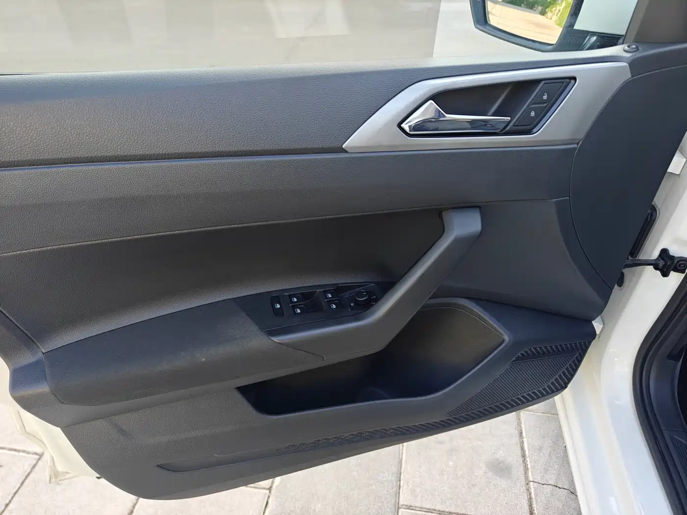 Volkswagen Polo 2019 Plus 1.5L Automatic Panorama Enjoyment Edition фото 10