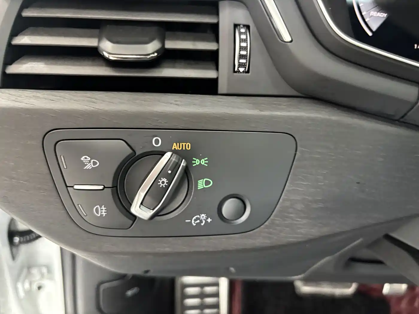 Audi A4L 2024 40 TFSI Luxury Dynamic фото 15