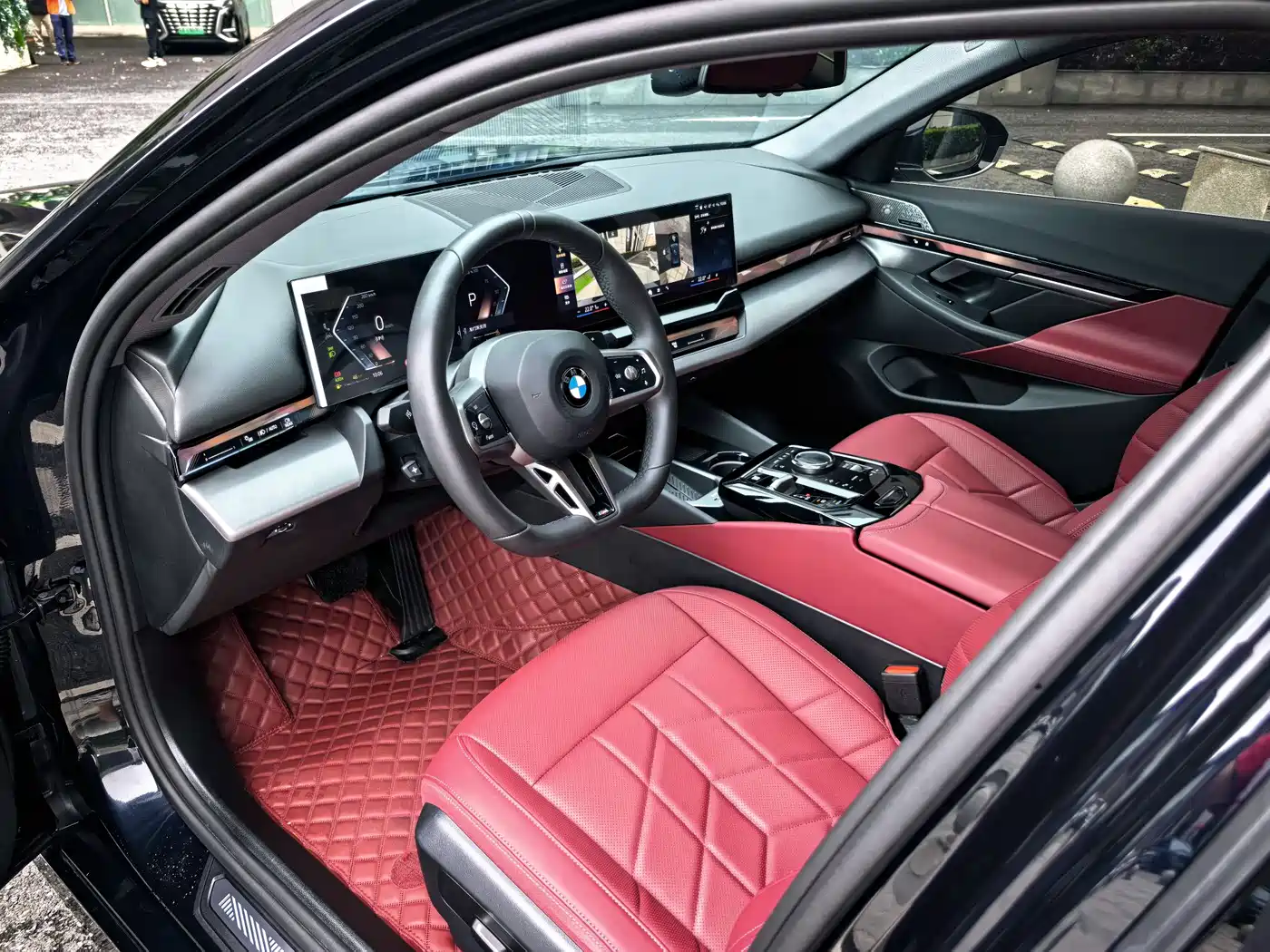 BMW 5 Series 2024 530Li Leading M Sport Package фото 10