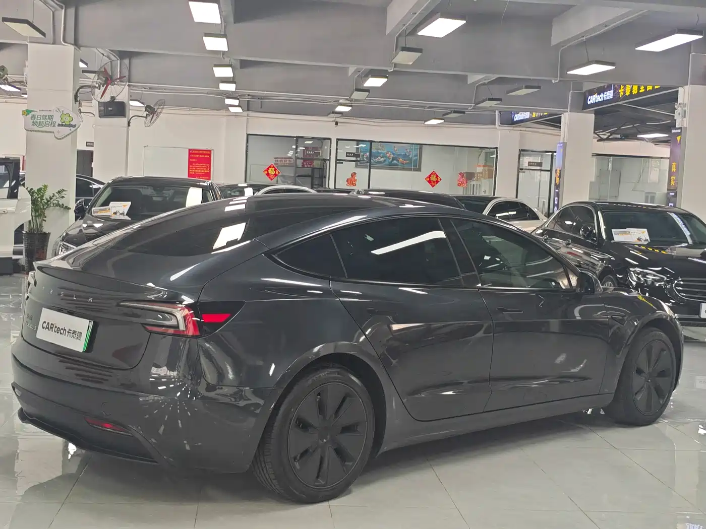 TESLA MODEL 3