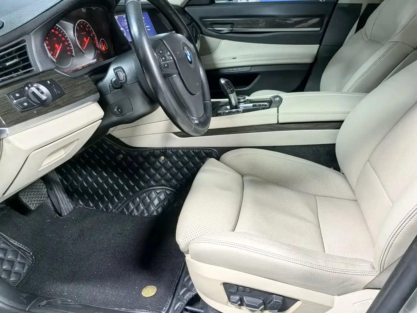 BMW 7 Series 2009 730Li Luxury фото 11