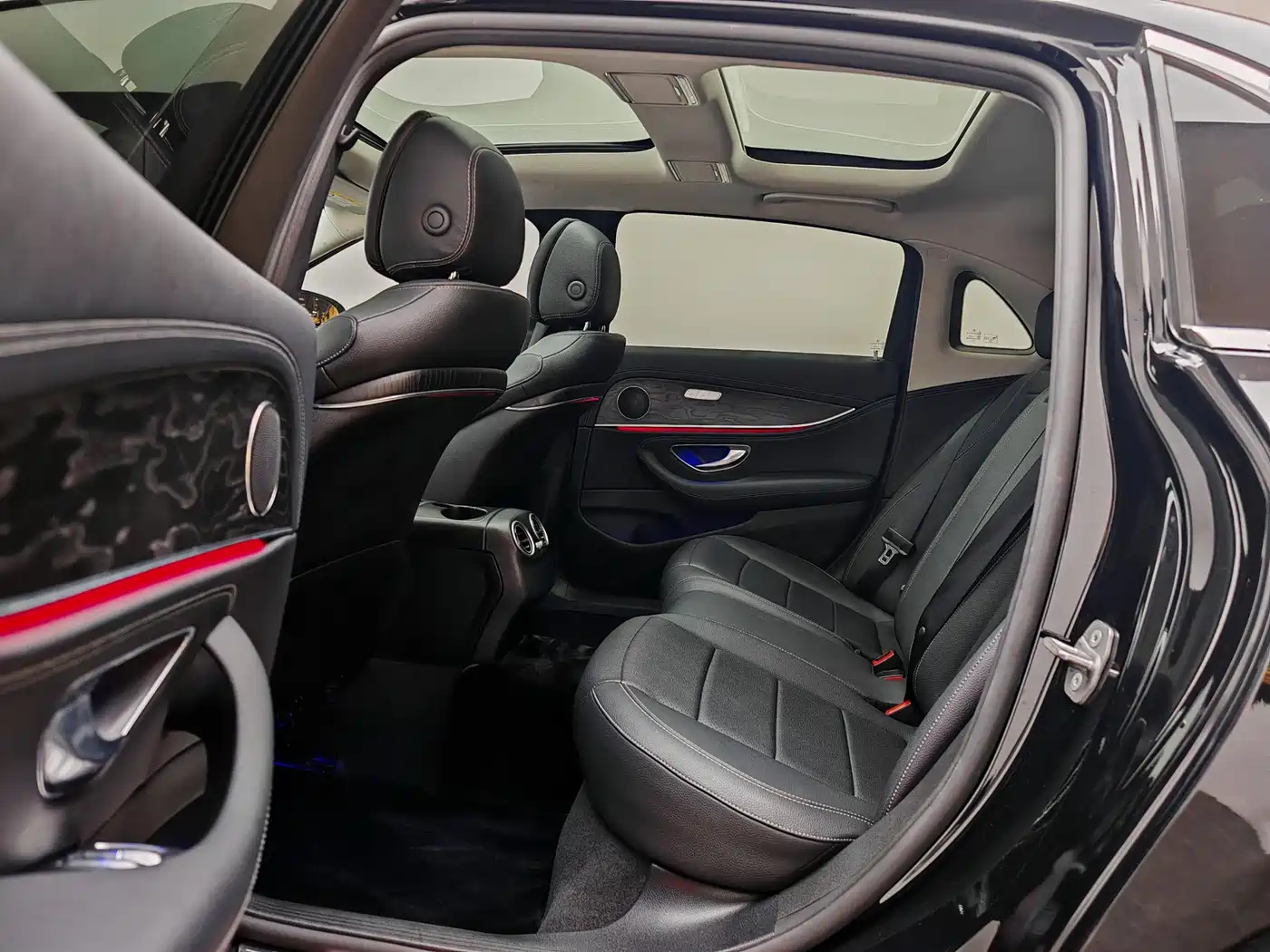 Mercedes-Benz E-Class 2020 E 260 L фото 21