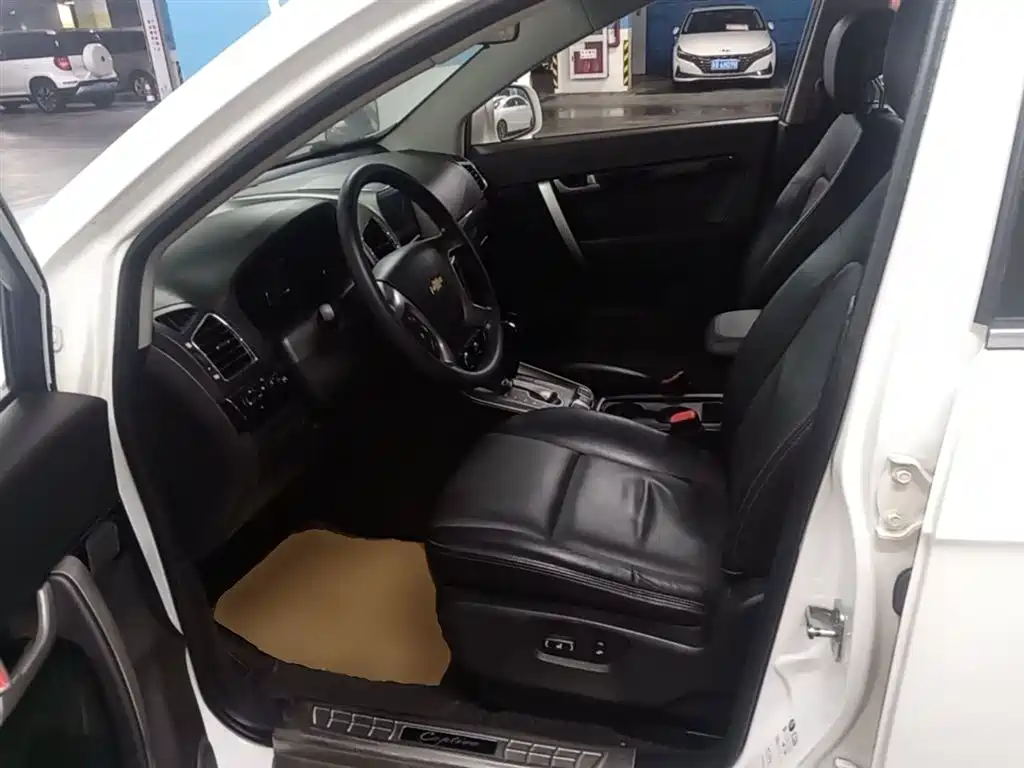 Chevrolet Captiva 2017 2.4L 2WD Luxury Edition 7-Seater фото 15