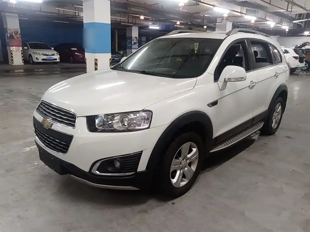 Chevrolet Captiva 2017 2.4L 2WD Luxury Edition 7-Seater фото 2