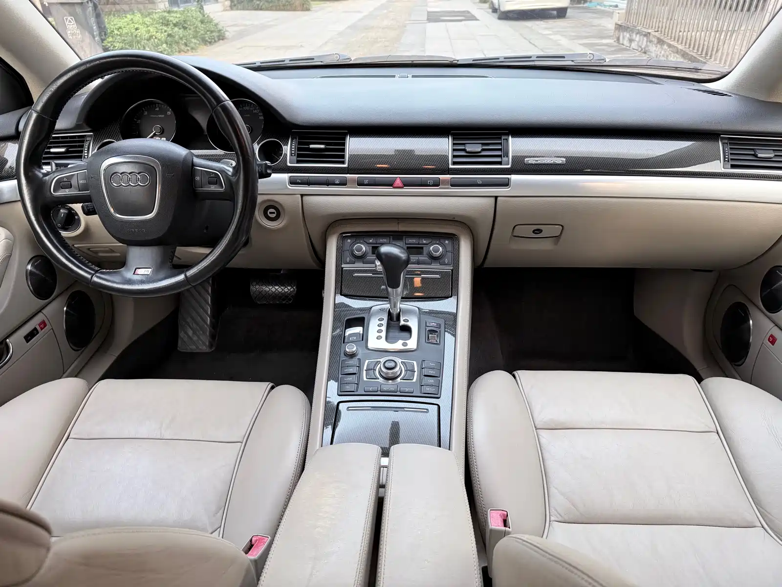 Фото 6 - Audi S8
