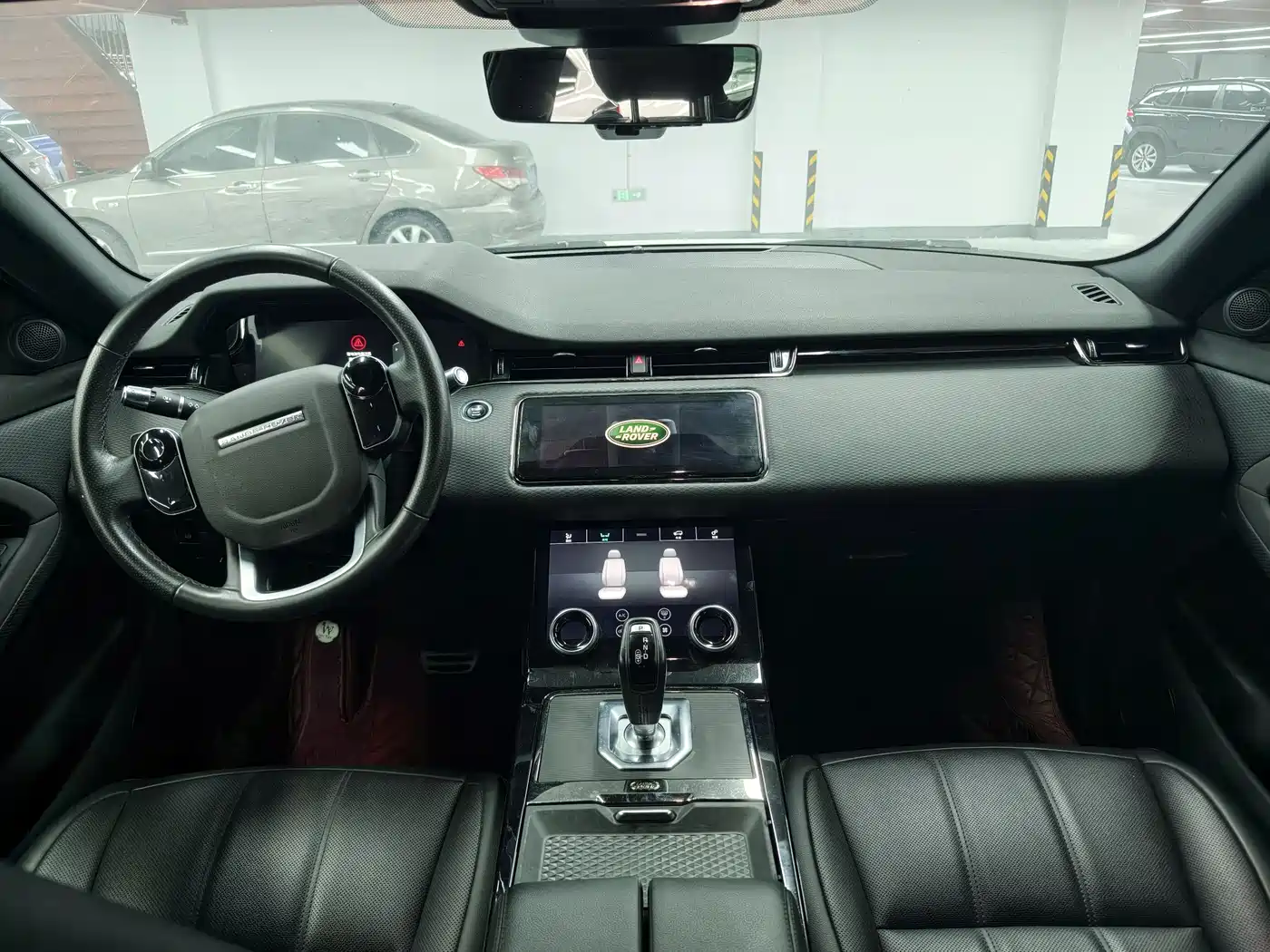 Land Rover Range Rover Evoque 2020 Model 249PS R-DYNAMIC S Gloss Black Sport Edition фото 8