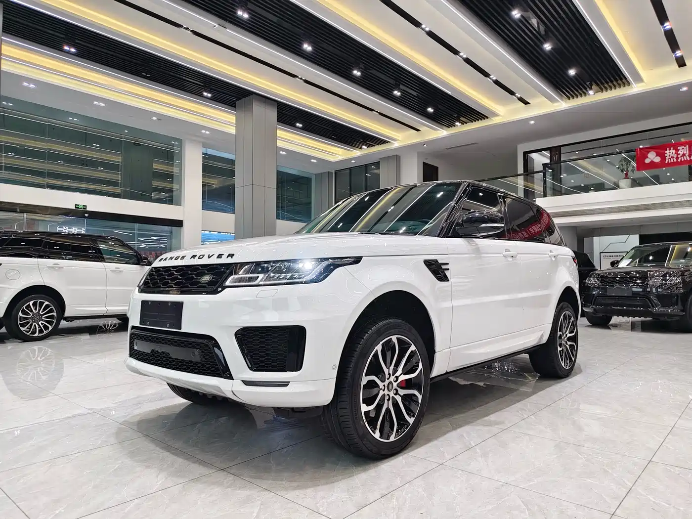 Land Rover Range Rover Sport 2021 3.0 L6 Gloss Black Edition
