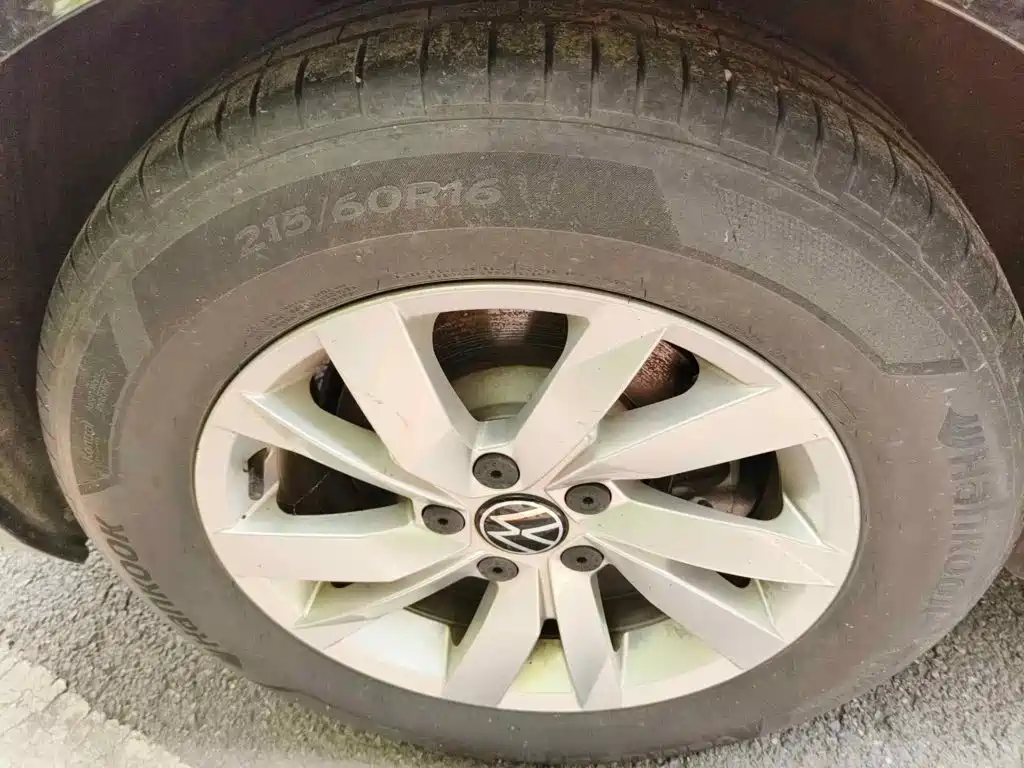 Фото 7 - Volkswagen Passat
