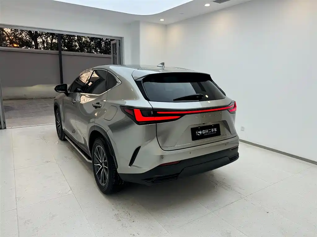 Lexus NX 2022 260 FWD Innovation Edition фото 6