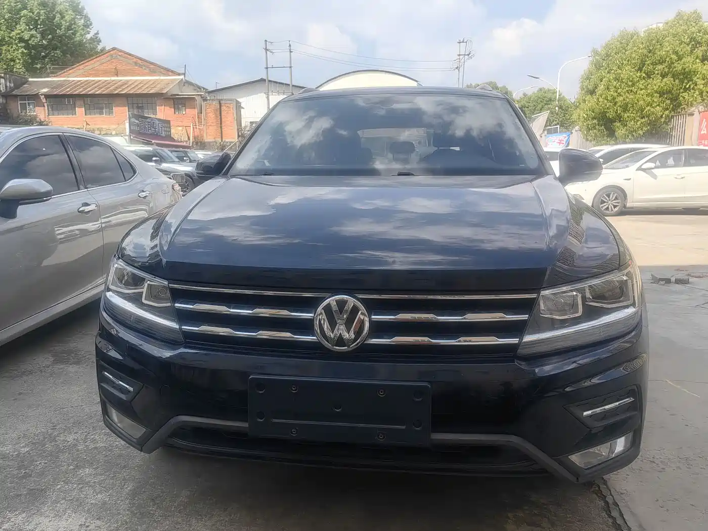 Volkswagen Tiguan L 2019 330TSI Automatic 2WD Panorama Comfort Edition China VI фото 2