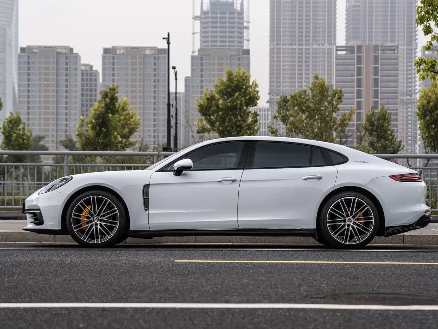 Фото 7 - Porsche Panamera