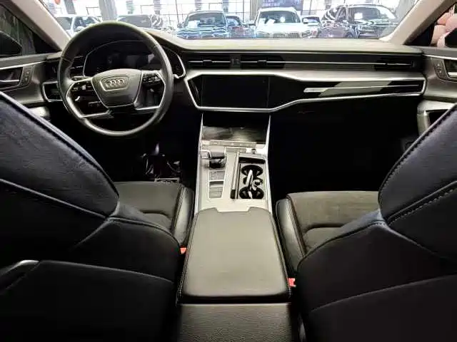 AUDI A7L