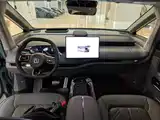 صورة 10 - ZEEKR MIX