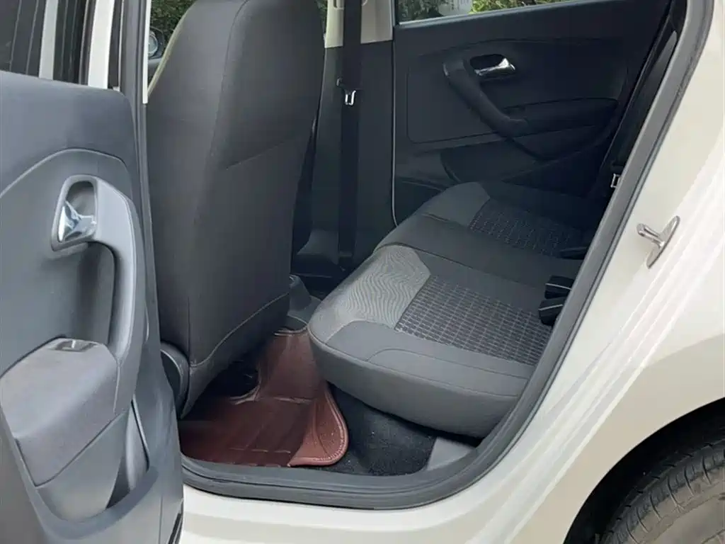 Volkswagen Polo 2018 1.5L Auto Comfort фото 16