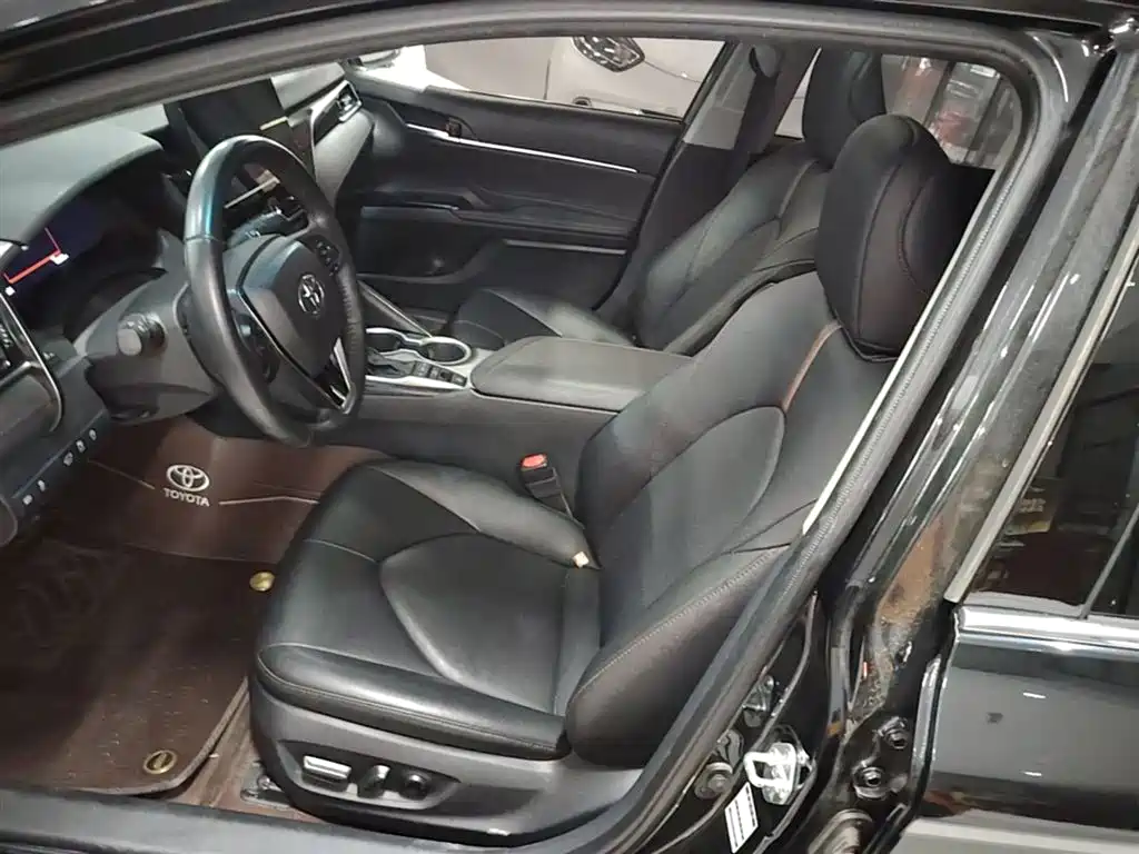 Toyota Camry 2023 2.5G Luxury Edition фото 15