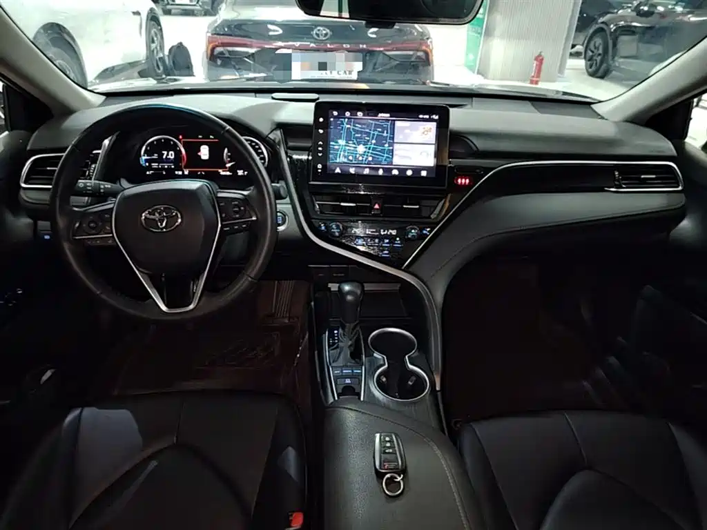 Toyota Camry 2023 2.5G Luxury Edition фото 10