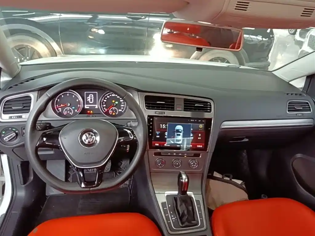 Volkswagen Golf 2016 230TSI Automatic Comfort фото 10