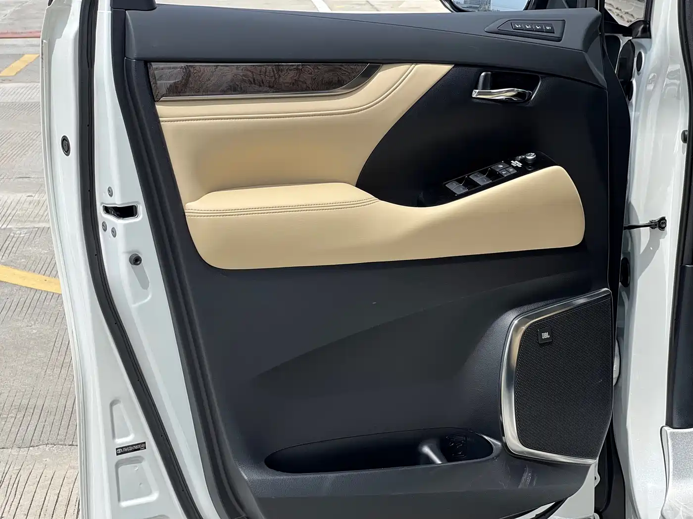 Toyota Alphard 2021 Hybrid 2.5L Premium фото 14