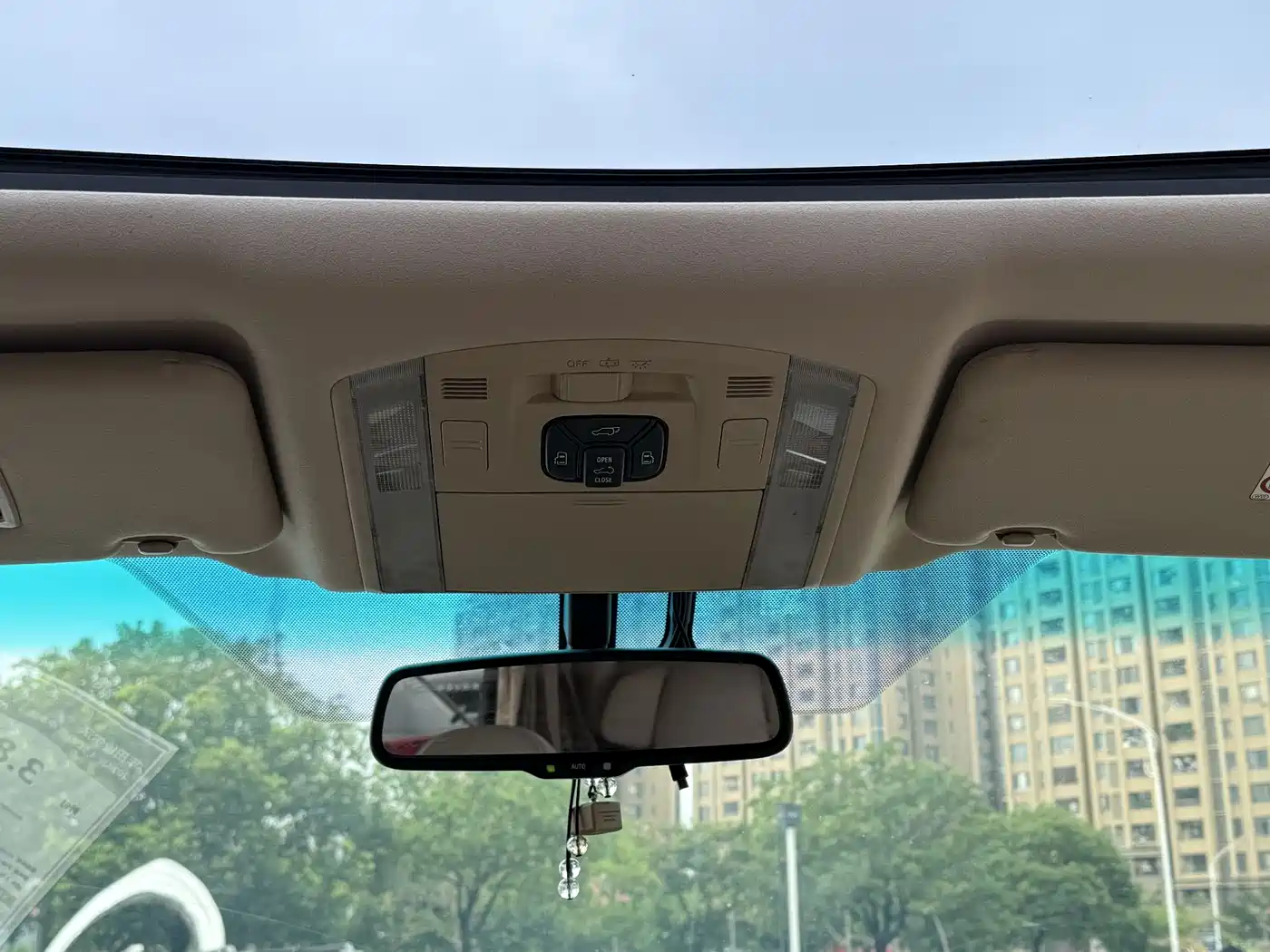Toyota Alphard фото 16