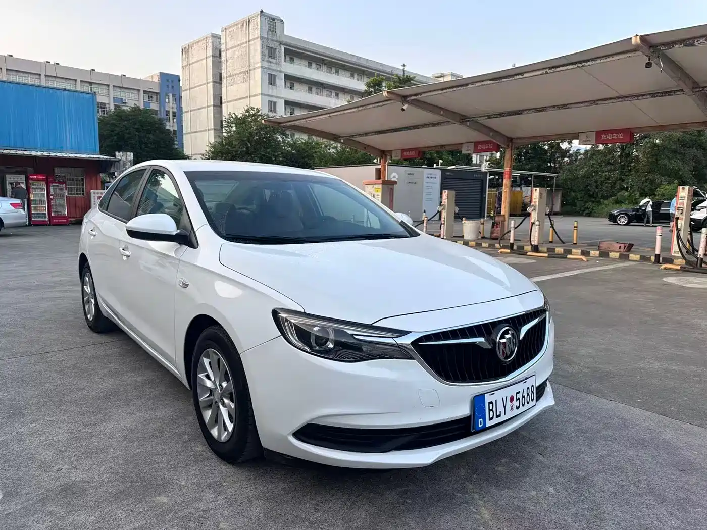 Photo 3 - Buick Excelle