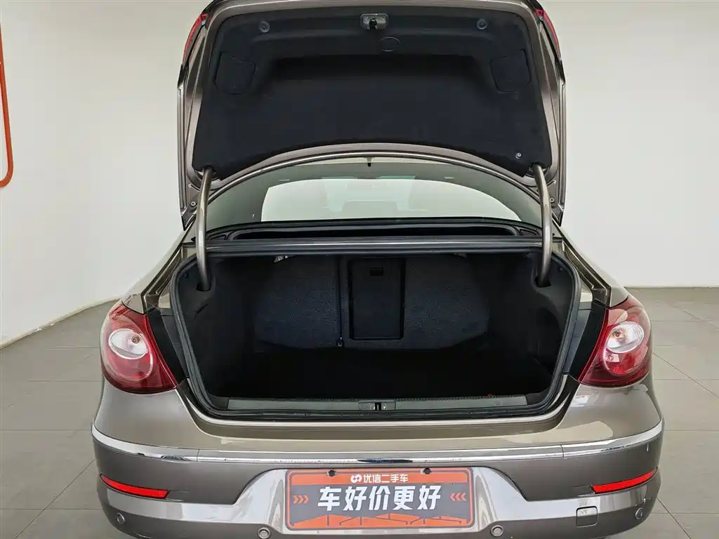 Volkswagen FAW-Volkswagen CC 2012 Model 2.0TSI Ultimate фото 16
