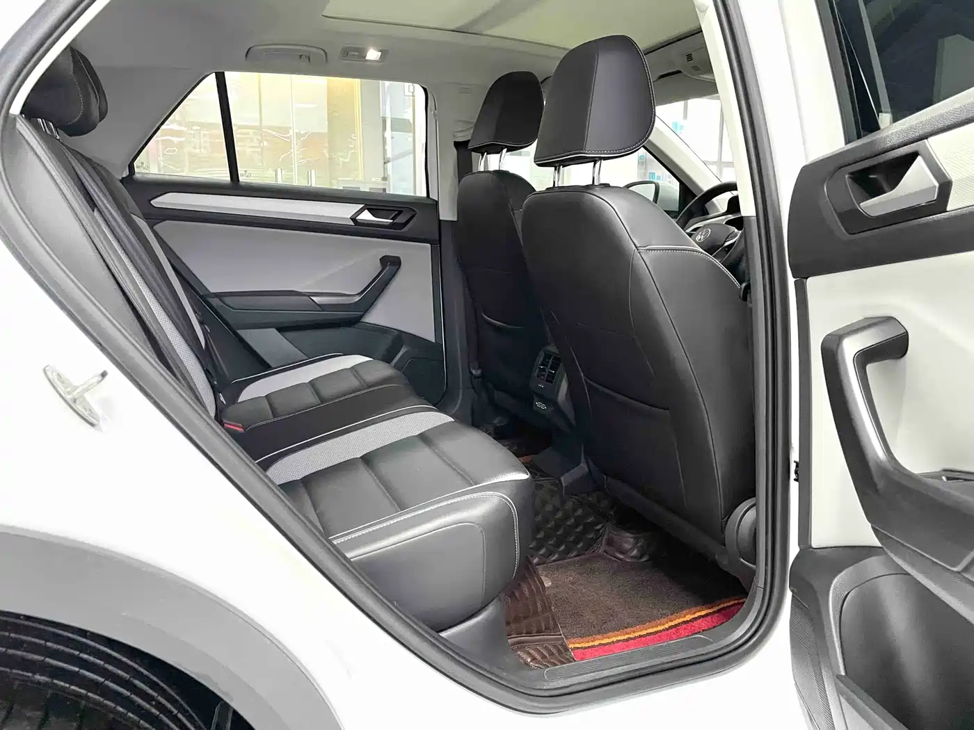 VOLKSWAGEN T ROC EXPLORING SONGS