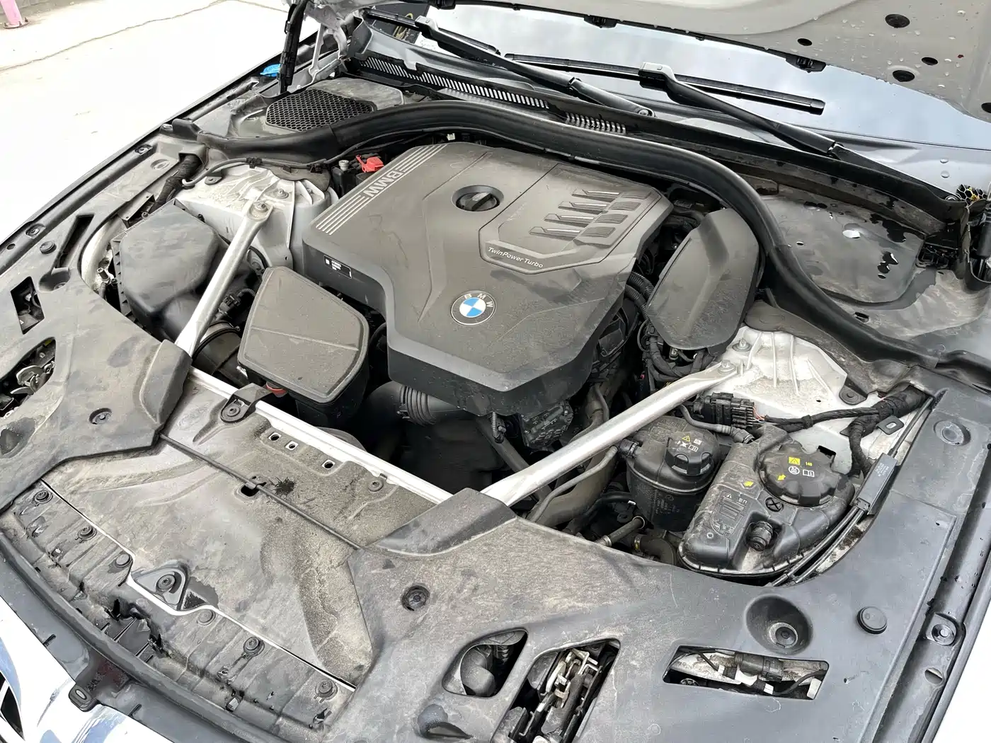 BMW 5 Series 2023 530Li xDrive M Sport Package фото 32