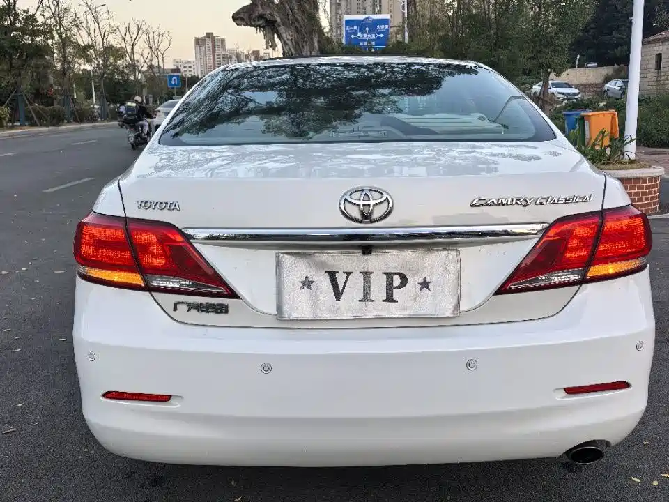 Toyota Camry 2013 200G Classic Luxury Edition фото 5