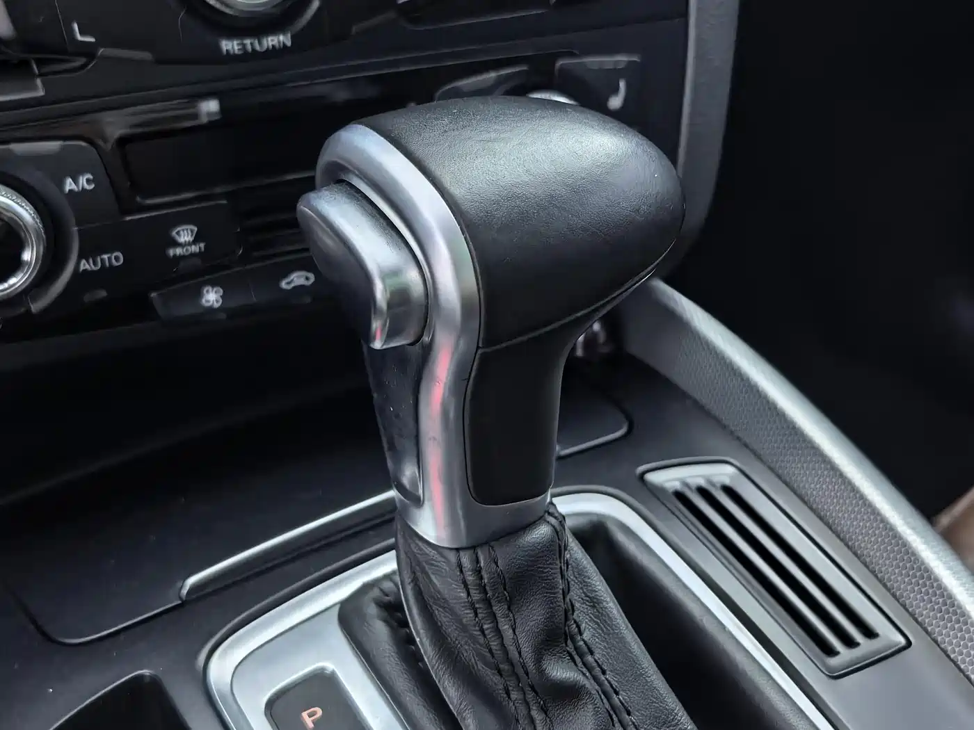 Audi Q5 2015 40 TFSI Technology фото 19