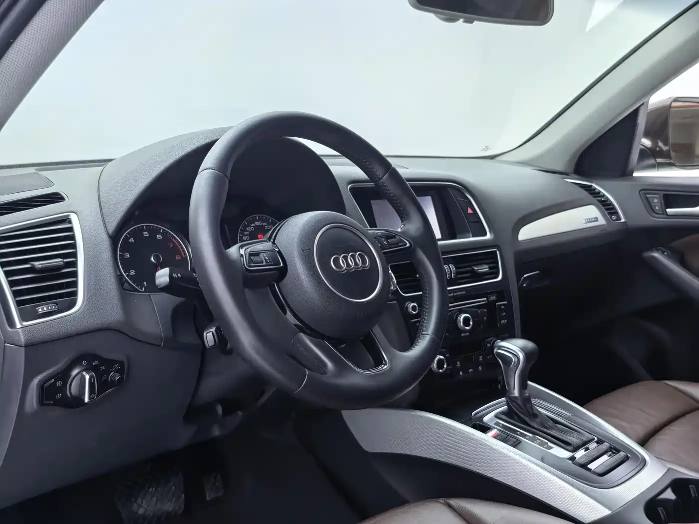 Audi Q5 2015 40 TFSI Technology фото 12