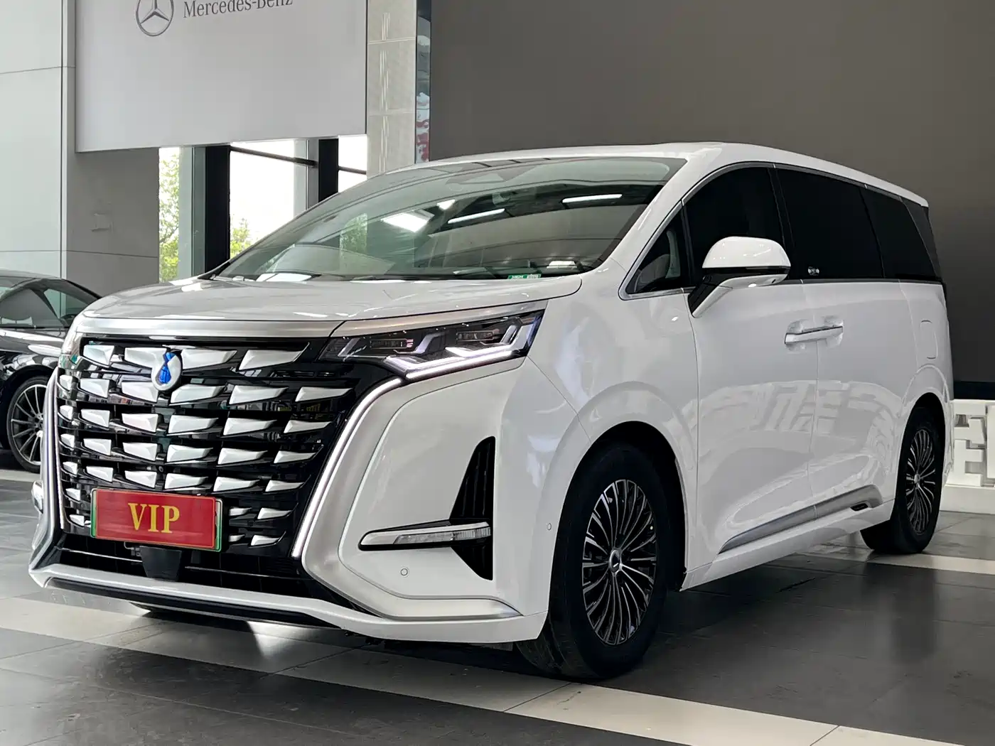 Denza D9 2022 DM-i 970 AWD Flagship