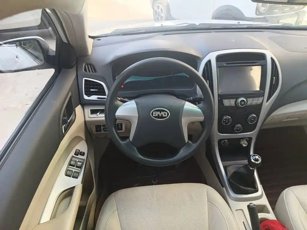 Фото 11 - BYD F3