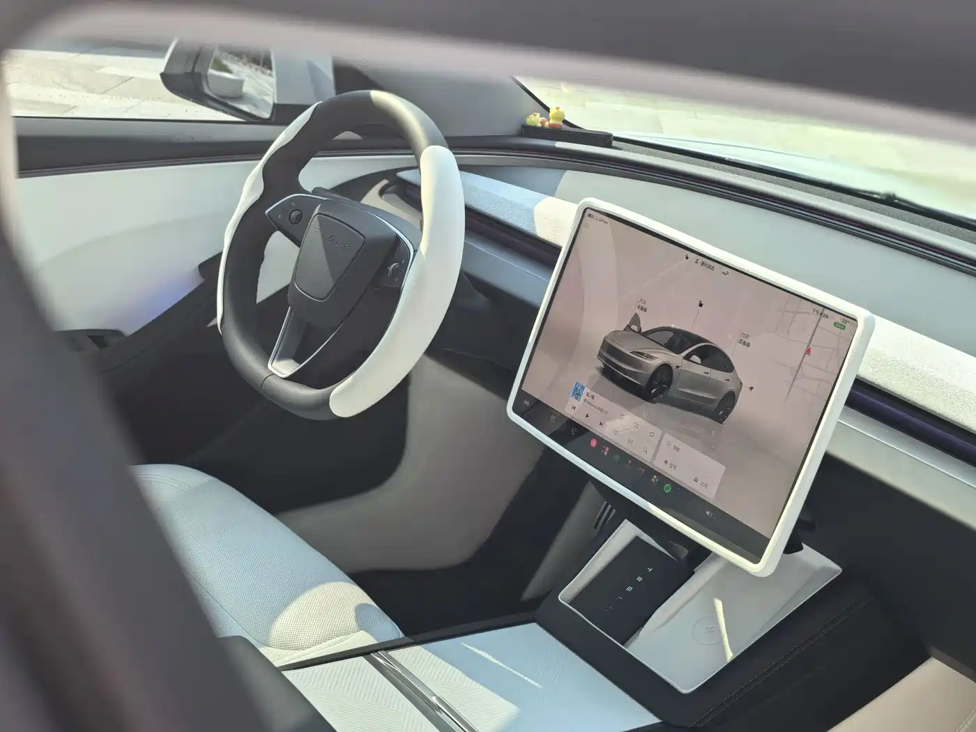 Tesla Model 3 2026 2025 Model Year Facelift Rear-Wheel Drive
