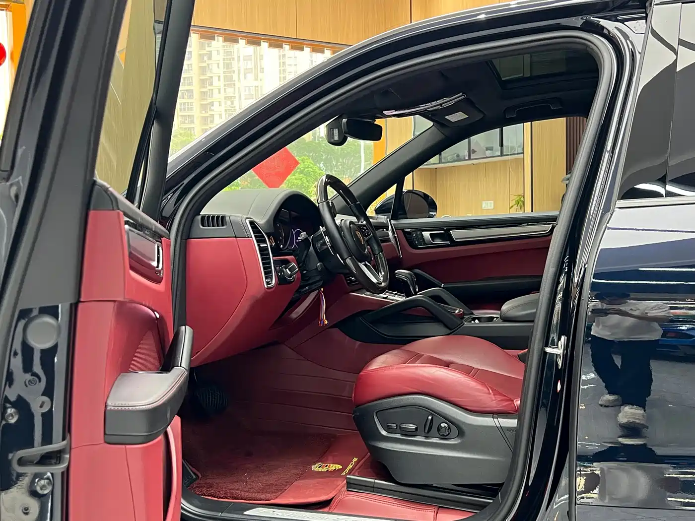 Porsche Cayenne New Energy 2023 Cayenne E-Hybrid 2.0T Platinum Edition фото 16