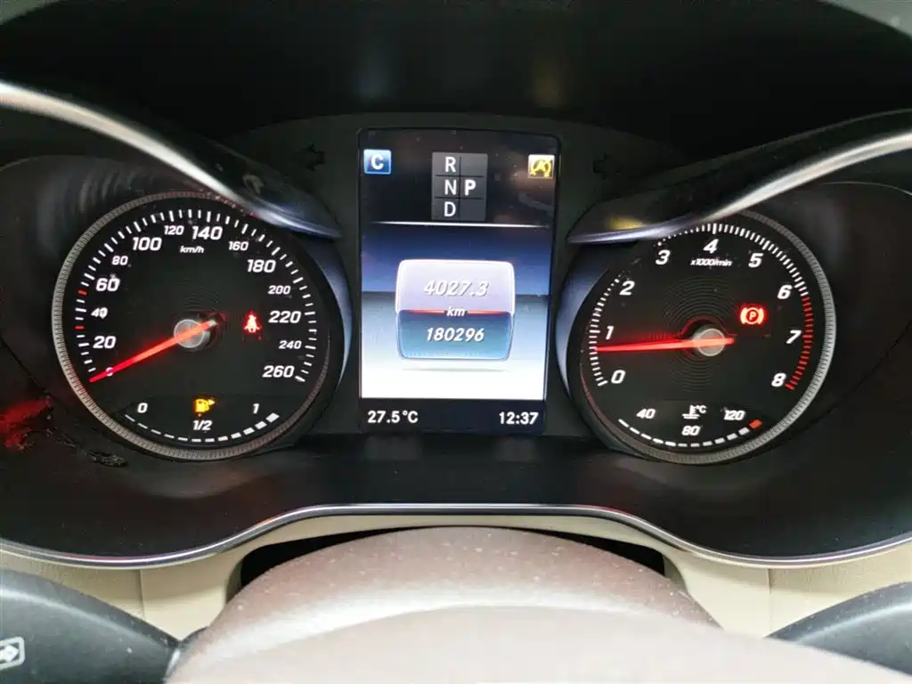 Mercedes-Benz GLC 2017 GLC 300 4MATIC Dynamic фото 5