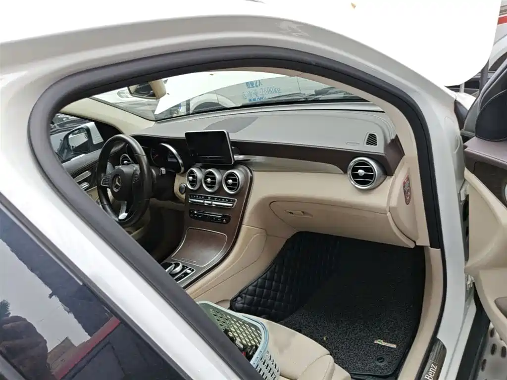 Mercedes-Benz GLC 2017 GLC 300 4MATIC Dynamic фото 20