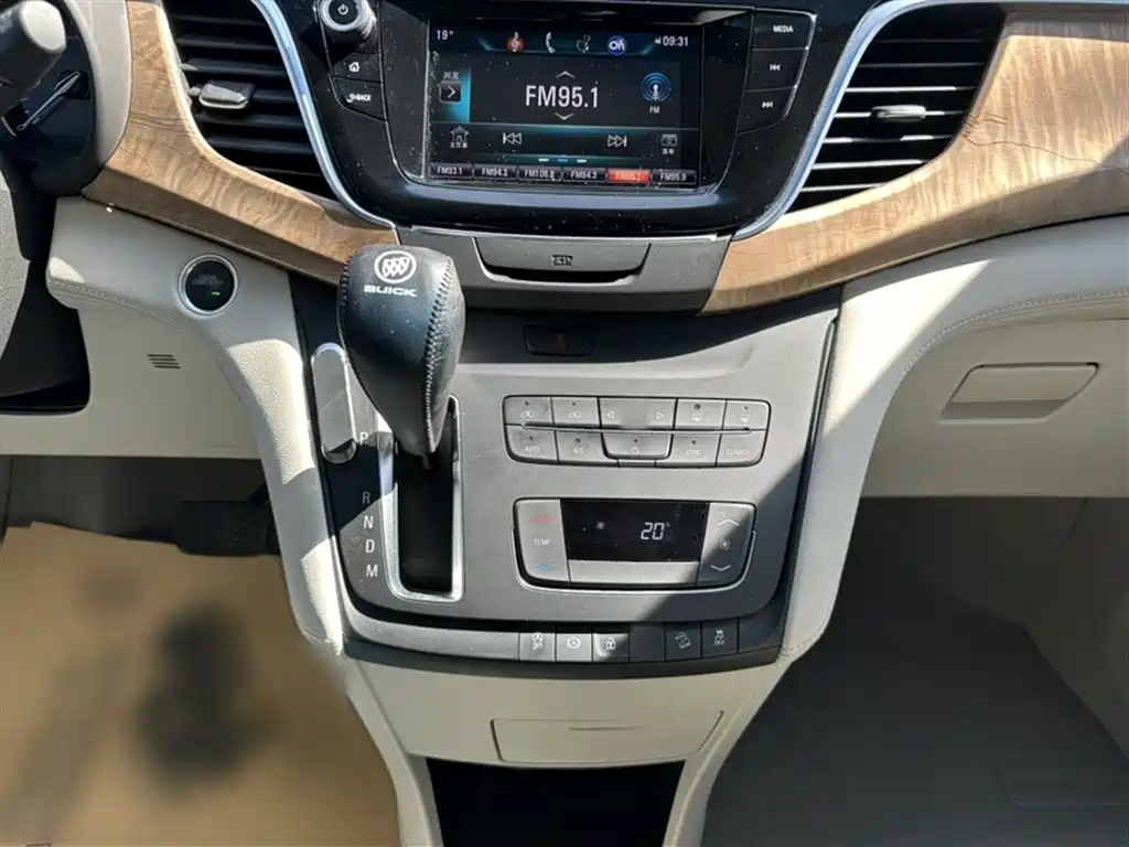 Buick GL8 2017 ES 28T Comfort Type China V фото 16