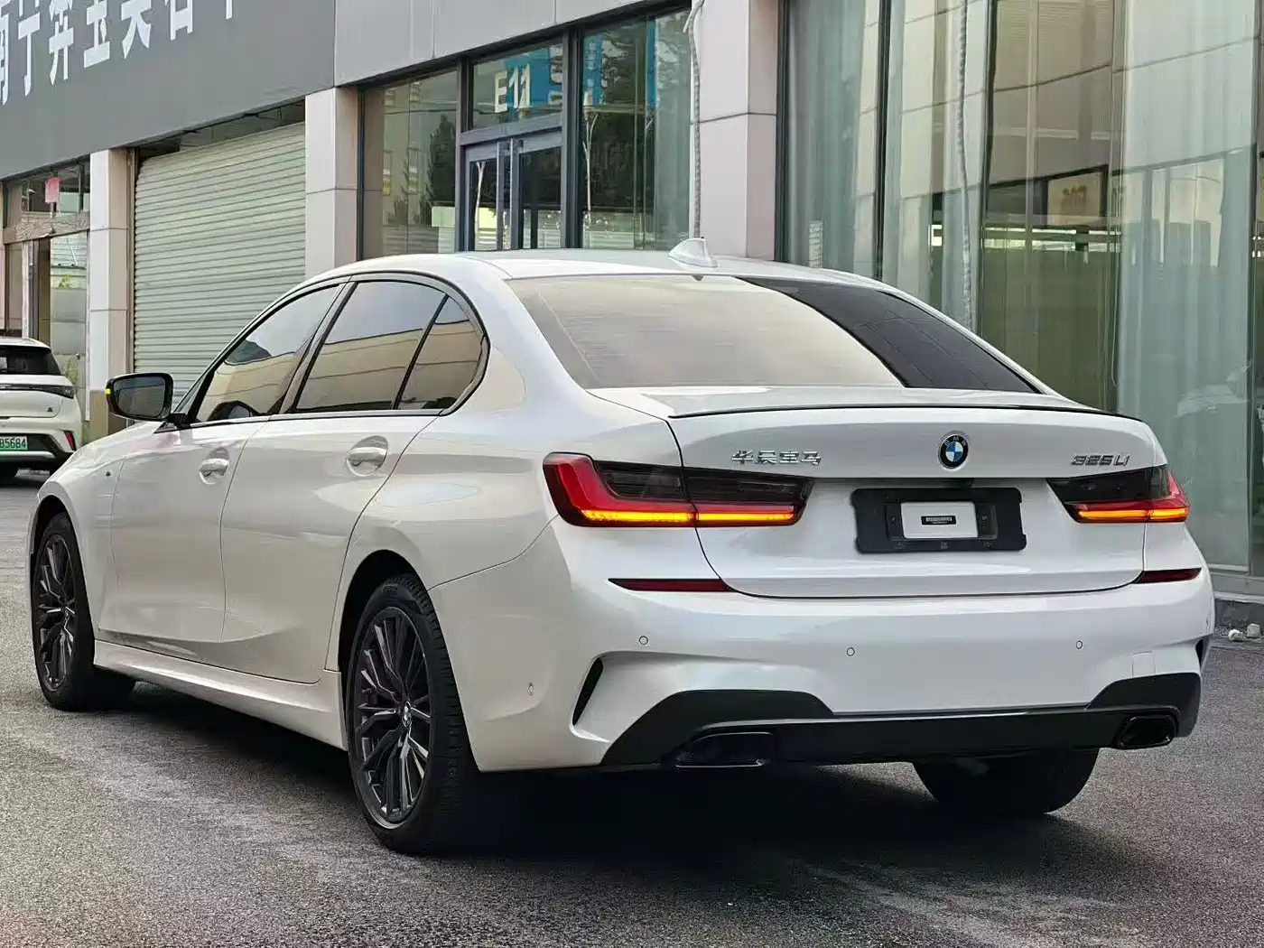 BMW 3 Series 2021 325Li M Sport Night Edition фото 7