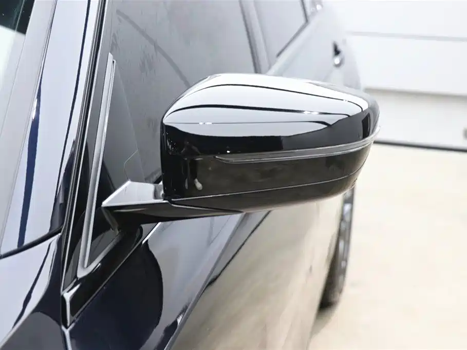 BMW 3 Series 2025 330Li M Sport Night Edition фото 28