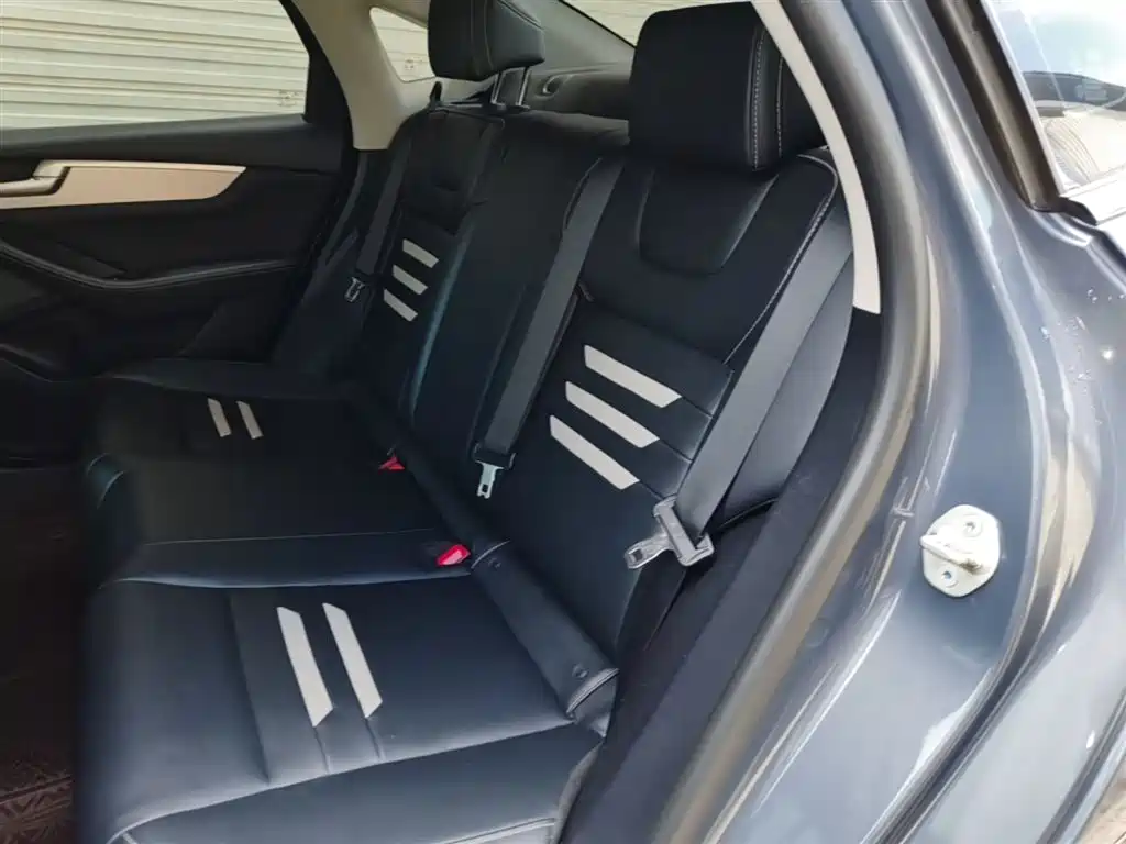 BYD Qin Pro 2018 1.5TI Automatic Smart Connected Dynamic Edition фото 17