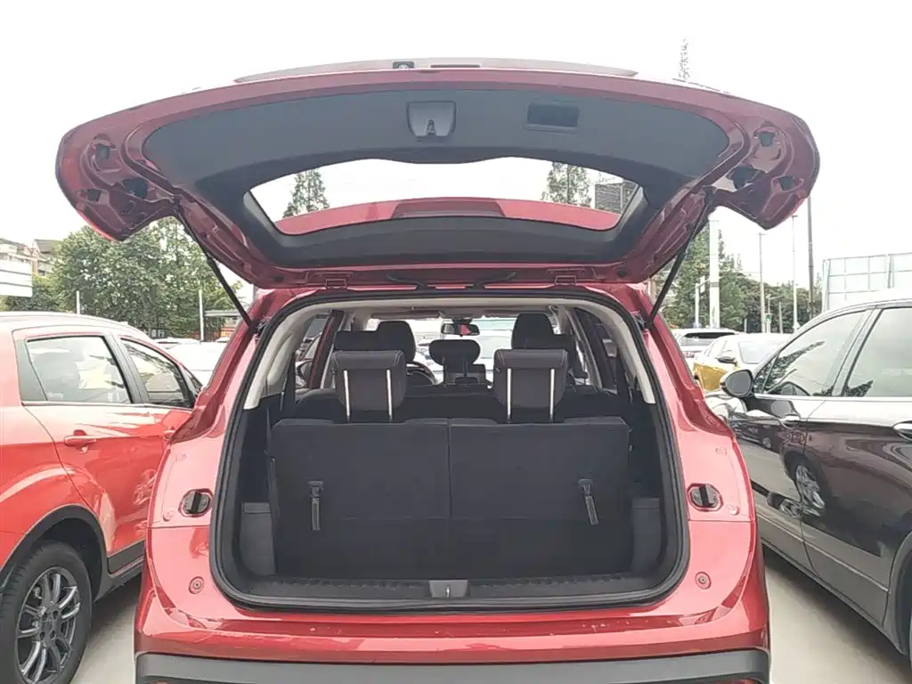 Baojun 530 2019 2019 1.5T CVT Luxury 7-seater China V