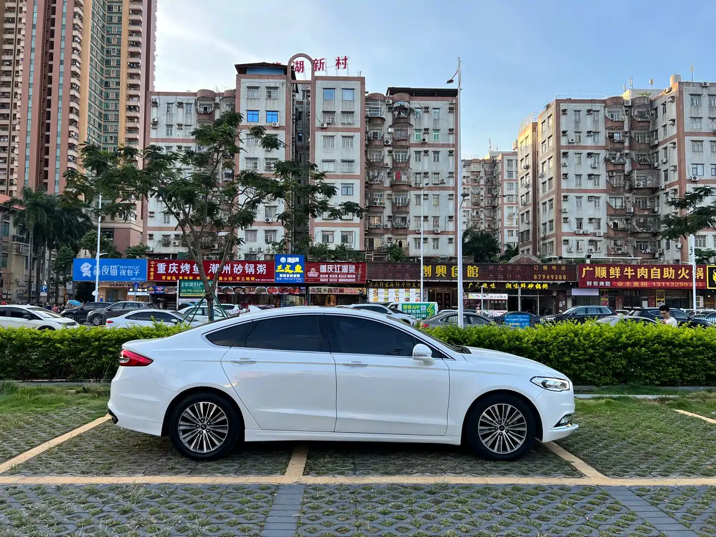 FORD MONDEO